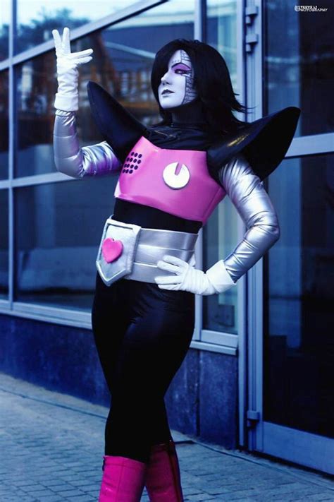 Cosplay Wednesday - Undertale's Mettaton EX - GamersHeroes