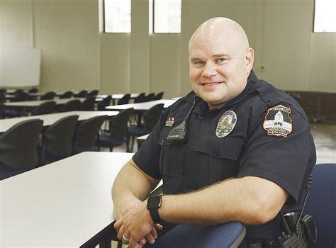 JCPD officer serves to protect local students | Jefferson City News Tribune