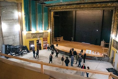 Fresh Look at the Fox Theatre: Tour Provides Rare Look at Restoration | The Daily Chronicle