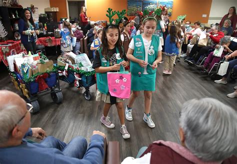 Meals On Wheels, Girl Scouts partner to bring holiday cheer to Orange ...