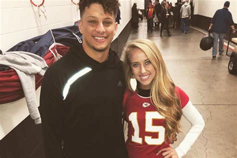 Patrick Mahomes’ girlfriend helps him recover from Chiefs’ loss