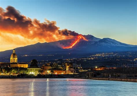 Il vulcano Etna ha una nuova vetta: ed è più alta