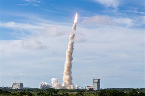 Europe marks 40th anniversary of first Ariane rocket launch