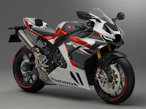 Honda CBR1000RR-R Fireblade, spunta un'ipotesi modello 2024 - News ...