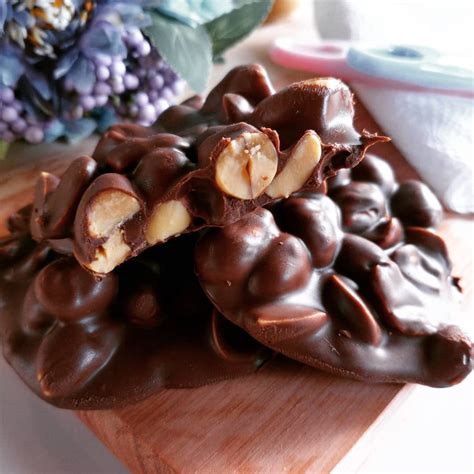 Easy Milk Chocolate Peanut Clusters - Santa Barbara Chocolate