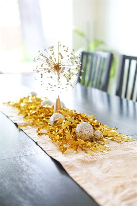 Easy Ideas and Decorations for a Family New Year's Eve Party