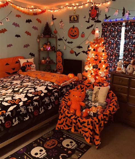 20+ Cozy but Spooky Halloween Bedroom Decoration Ideas – PINMOMSTUFF