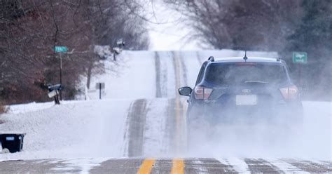 2 Ways Snow Damages Your Car | Island Detail and Color