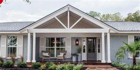 Open gabled porch | Fachadas de casas, Casa de campo, Casas