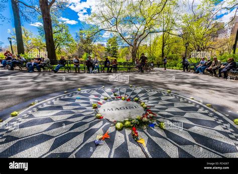 Strawberry Fields (John Lennon Memorial), Central Park, New York, New Stock Photo: 93802639 - Alamy