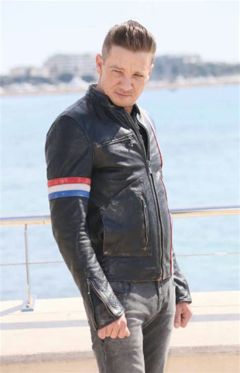 Pin by Dorie Dunn on Favorite Guys : Jeremy Renner | Jeremy renner ...