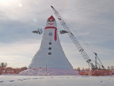 With thy Needle & Thread: Worlds Largest Snow Woman! | Snowmen pictures ...