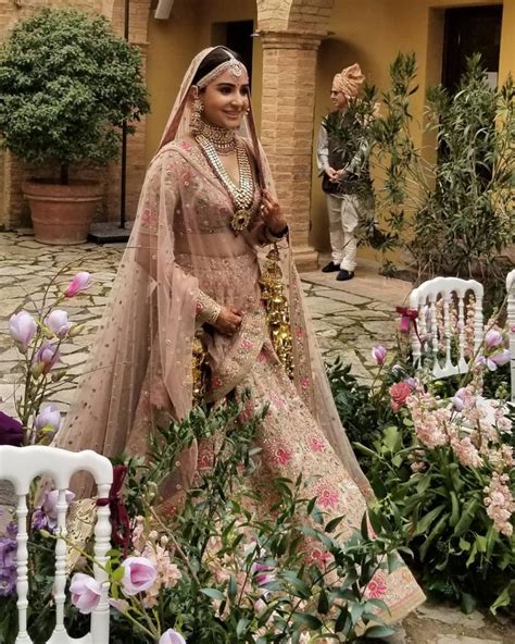 7 actresses (including newlywed Deepika Padukone) who wore Sabyasachi ...