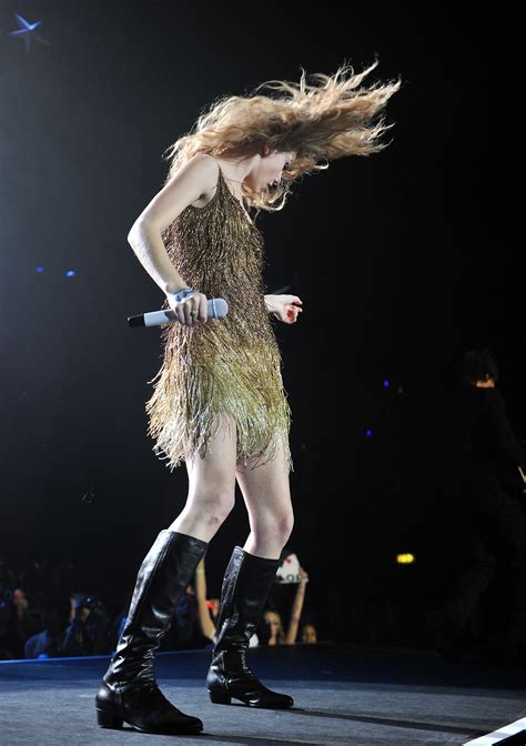 Speak Now World Tour: London, England [March 30th, 2011] - Speak Now Photo (21590149) - Fanpop