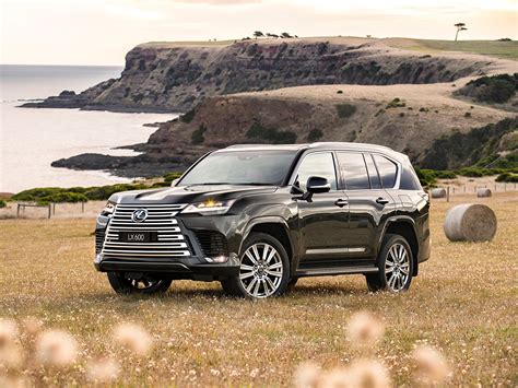 Lexus LX Series Borrows a Little From the Toyota LandCruiser | Man of Many