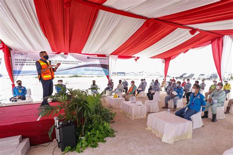 Workers are constructing the new copper smelter at Gresik in East Java.