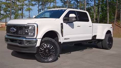 2023 Ford F-450 Super Duty Dually Keeps It Level on Fuel Forged 22s ...