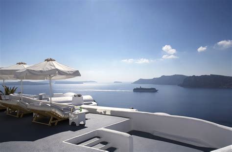 Katikies Hotel Blends Santorini’s Magical...