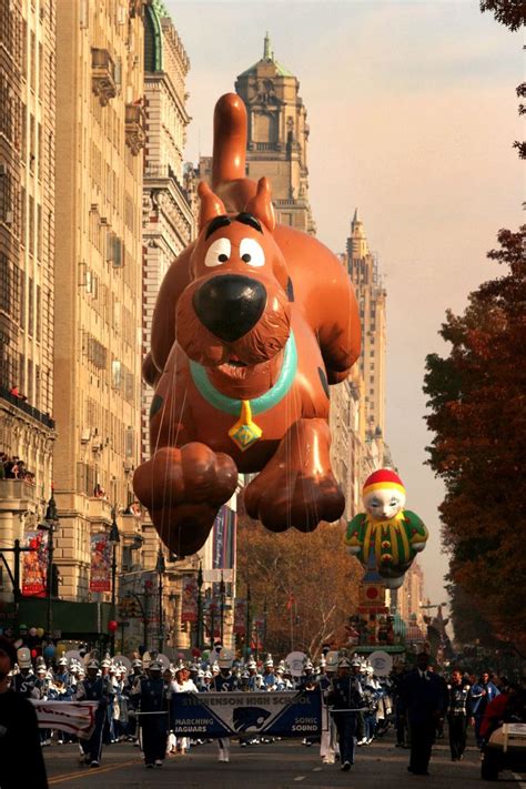 Outrageous Macy's Thanksgiving Day Parade balloons | Scooby doo, Scooby ...