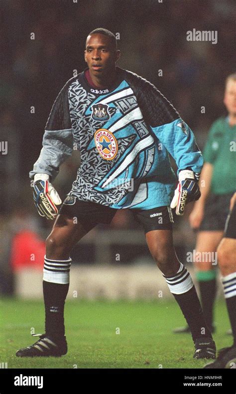 SHAKA HISLOP NEWCASTLE UNITED FC 29 November 1995 Stock Photo - Alamy