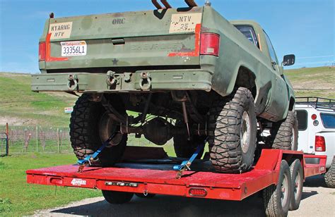 Proper Ways to Strap a Truck to a Trailer