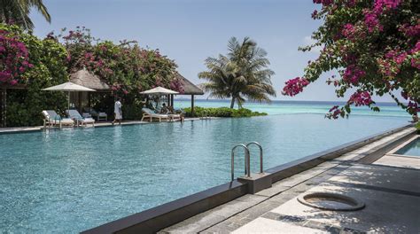 Maldives Photo | Maldives Video | Four Seasons Resort Maldives At ...