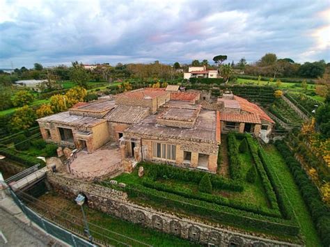 Insula, Domus, Villa. Three Types of Housing in Ancient Rome - HubPages