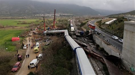 Τριήμερο πένθος για το σιδηροδρομικό δυστύχημα στα Τέμπη - 36 οι νεκροί ...