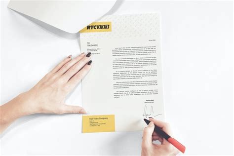 20+ Letterhead Mockup Templates (Free & Pro) | Design Shack