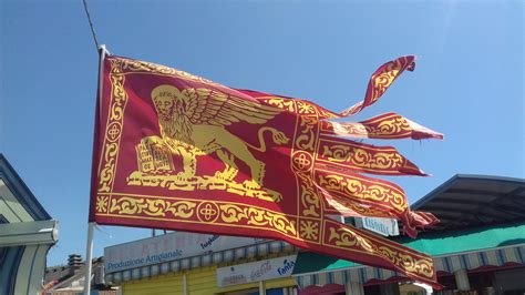 Flag of Venice in... Venice : r/vexillology