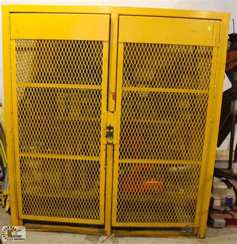 LARGE HEAVY DUTY LOCKABLE METAL STORAGE CAGE