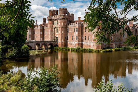 Moat and castle at Herstmonceux | Castle, Moat, Chateau