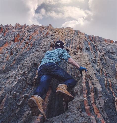 Rock Climbing Joshua Tree | Uprising Adventure Guides