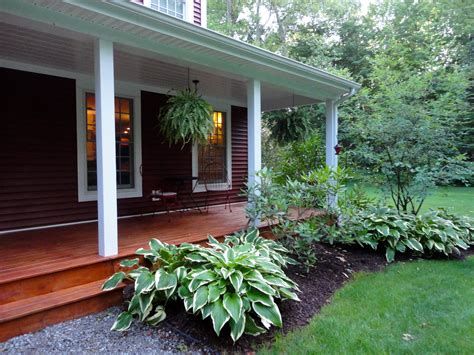 Pin by Erick Novak on Gardening & Landscaping | Porch landscaping ...