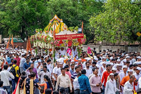 Pandharpur Wari 2024 - Date, History, Location | AbhiBus Travel Blog