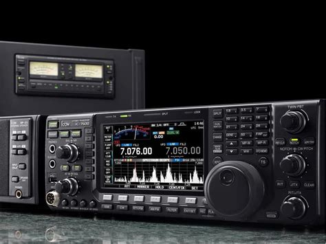 Ham Radio Transceiver By ICOM | Ham radio, Radio, Shortwave radio