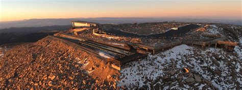 Summit Visitor Center | The Broadmoor Manitou & Pikes Peak Cog Railway