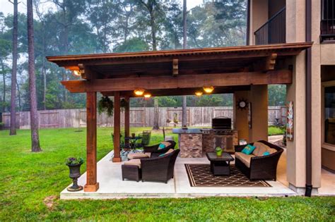 40 Outdoor Kitchen Pergola Ideas for Covered Backyard Designs