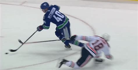 Elias Pettersson had fans oohing and aahing in Canucks debut (VIDEOS ...