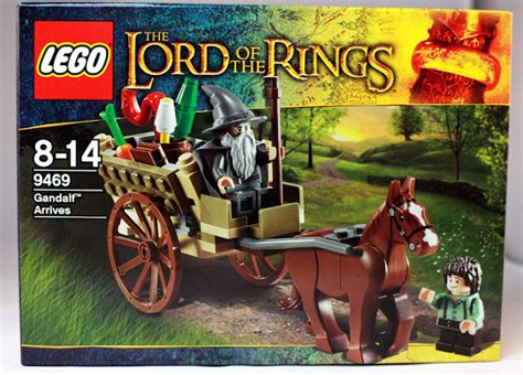 Fruitless Pursuits: Review: Lord of the Rings Lego: Gandalf Arrives 9469!