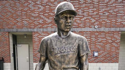 Statue of Jackie Robinson stolen in Kansas | Yardbarker