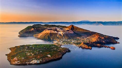 Vulcano, Aeolian Islands, Italy (© SIME/eStock Photo) | Beautiful Scenery Wallpaper