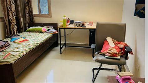 Hostel room of mbbs students in AIIMS DELHI😊||a day in a medical student at aiims delhi - YouTube