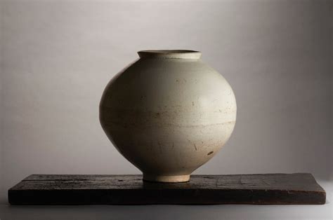 Why these Korean moon jars sell for millions at auction | CNN