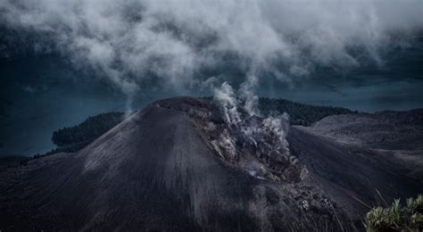 Hiking Mount Rinjani in Indonesia | Nazim