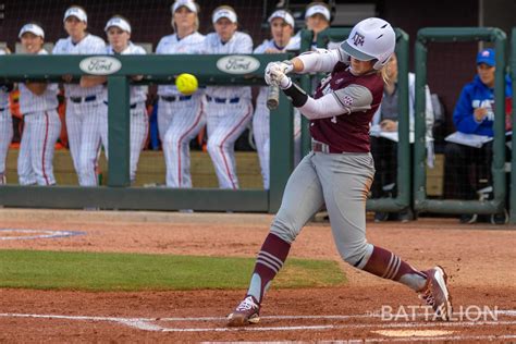 Softball sets sights on Kentucky - The Battalion