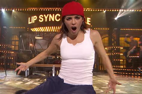 Jenna Dewan Tatum Taps Into Her Own 'Magic Mike' In 'Lip Sync Battle ...