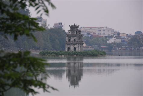 Hoan Kiem Lake, Hanoi - Congly Blogger - Helloximo