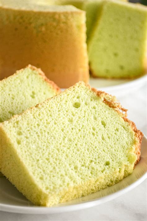 No-Fail Pandan Chiffon Cake, Easy Step-by-Step Recipe | Foodelicacy