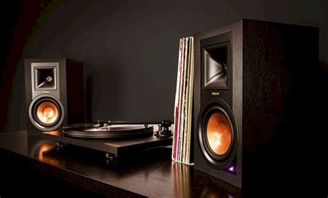 5 Best Turntables with Speakers | THEALMOSTDONE.com